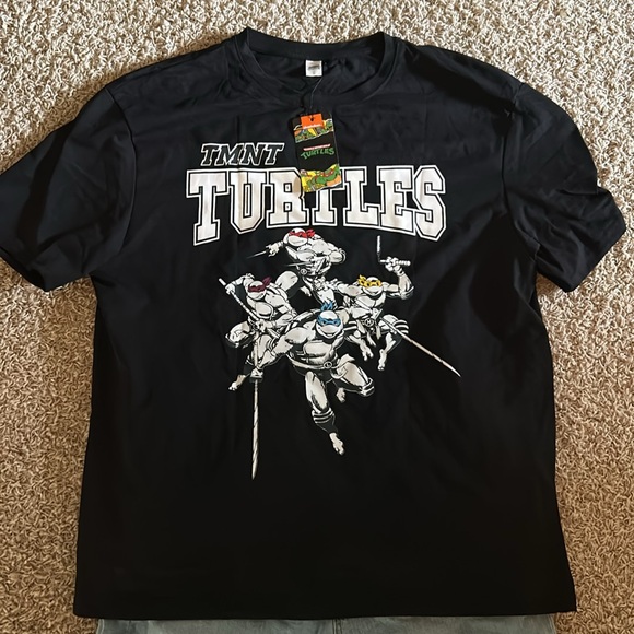 Men’s outfit bundle , crew neck t shirt , 32 by 32 men’s jeans - Picture 2 of 6